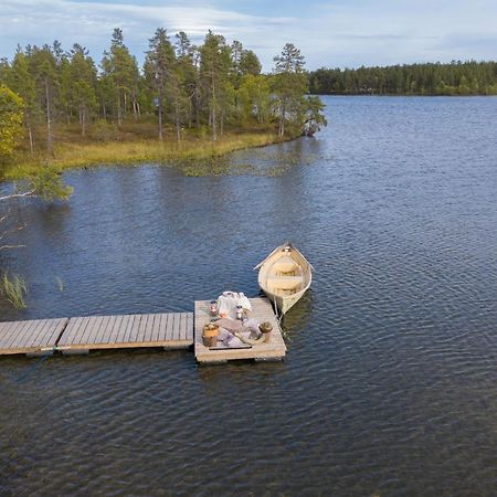 Moekki - The White Blue Wilderness Lodge Інарі Екстер'єр фото